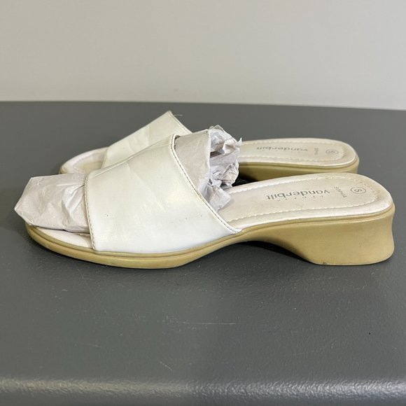 GLORIA VANDERBILT White Slip‎ On Sandals (8) - Picture 4 of 7